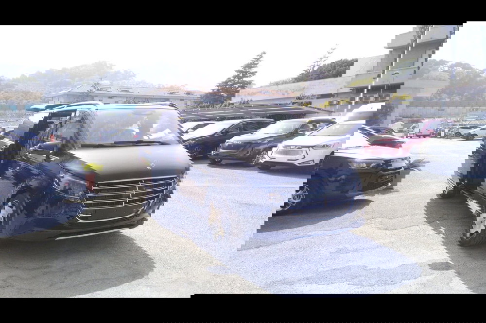 Mercedes-Benz Classe V nuova a Pescara (6)