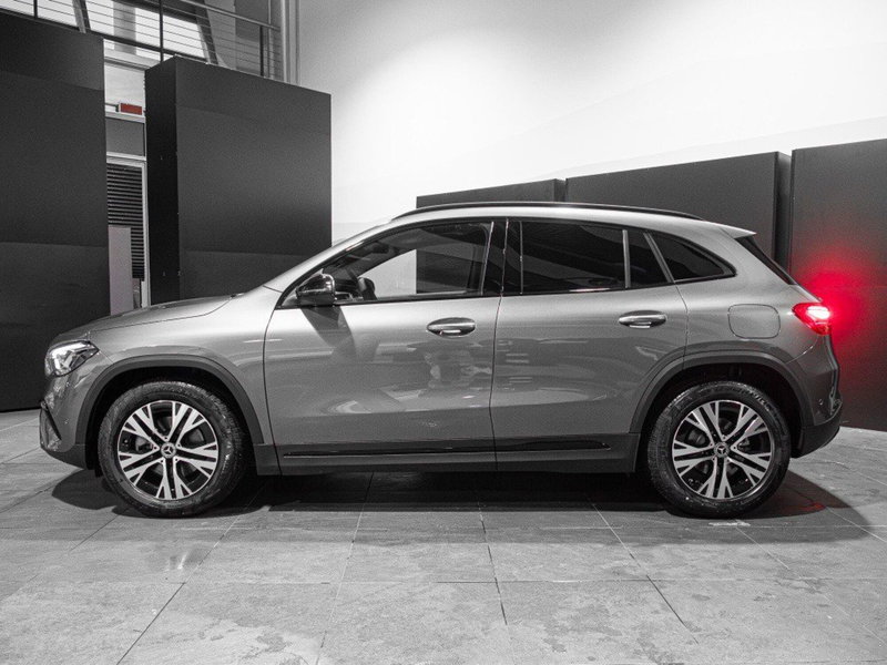 Mercedes-Benz GLA SUV nuova a Ancona (2)