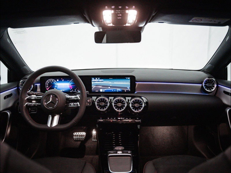 Mercedes-Benz Classe A Sedan nuova a Macerata (10)