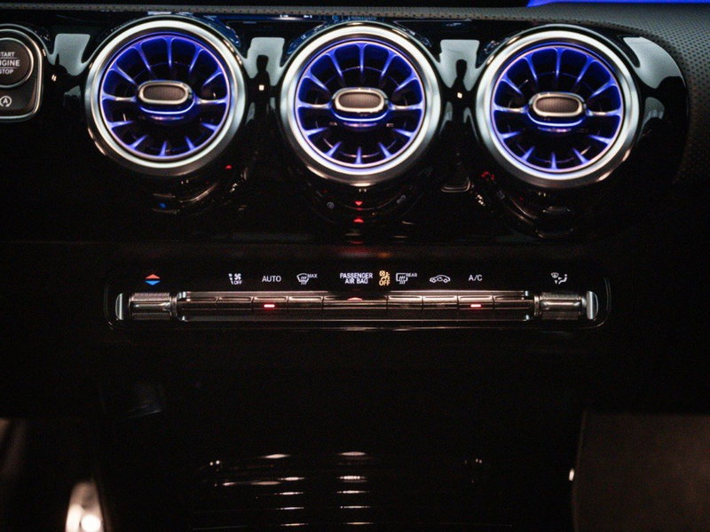 Mercedes-Benz Classe A Sedan nuova a Macerata (13)