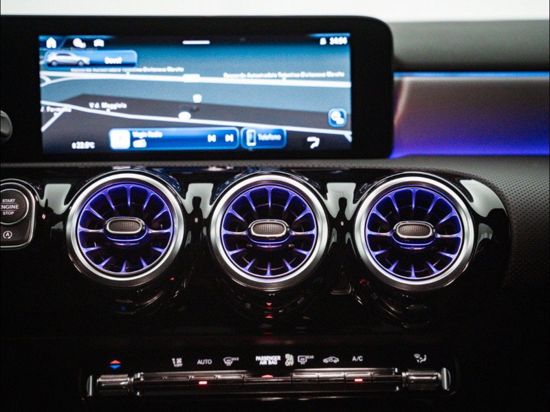 Mercedes-Benz Classe A Sedan nuova a Macerata (14)