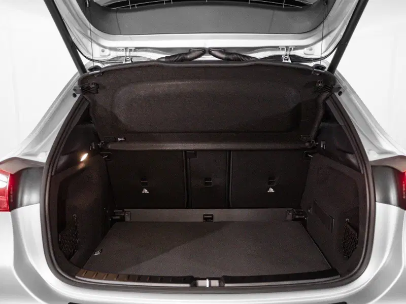 Mercedes-Benz GLA SUV nuova a Macerata (10)