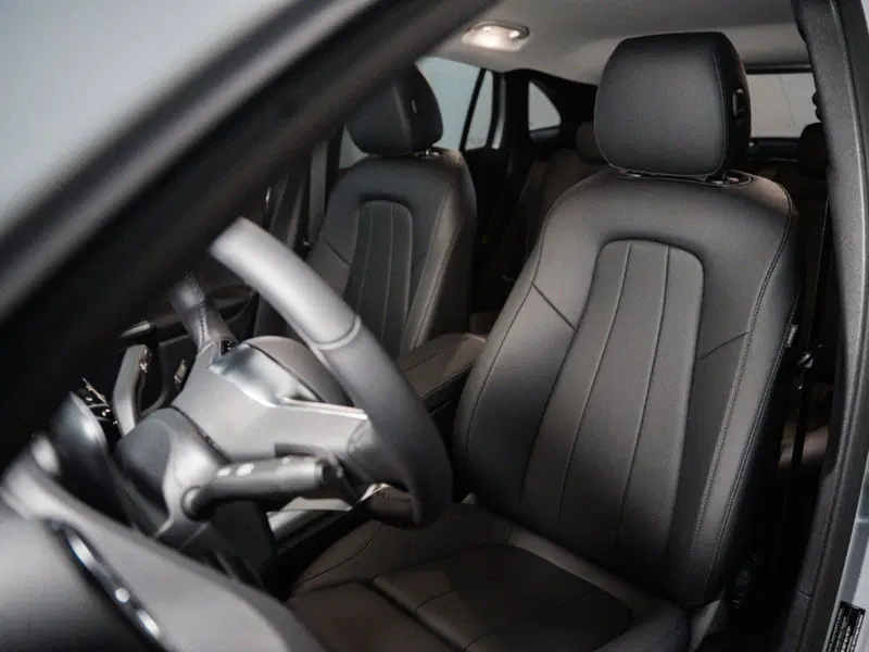 Mercedes-Benz GLA SUV nuova a Macerata (13)