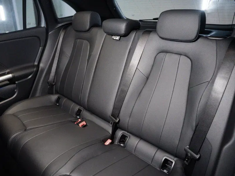 Mercedes-Benz GLA SUV nuova a Macerata (14)