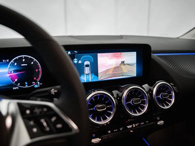 Mercedes-Benz GLA SUV nuova a Macerata (15)