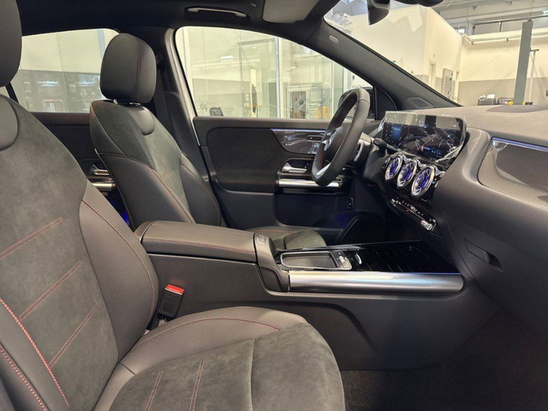 Mercedes-Benz GLA SUV nuova a Macerata (14)