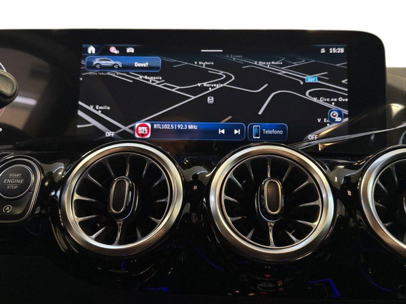 Mercedes-Benz GLA SUV nuova a Macerata (15)