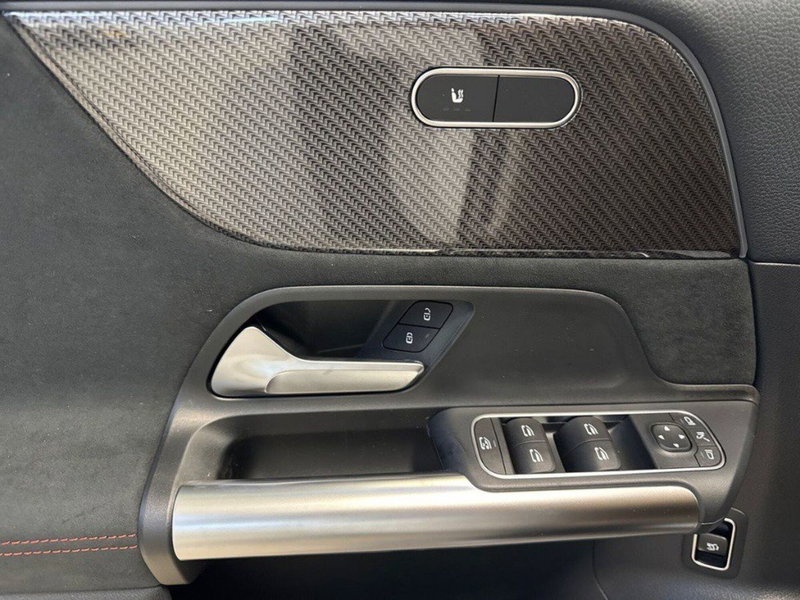 Mercedes-Benz GLA SUV nuova a Macerata (17)