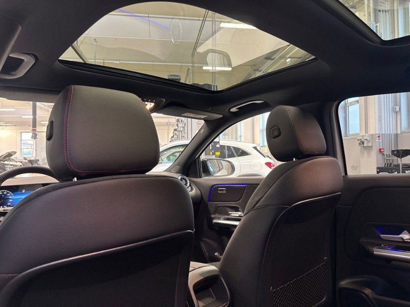 Mercedes-Benz GLA SUV nuova a Macerata (18)