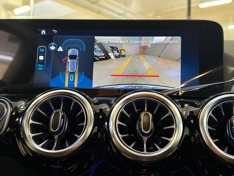 Mercedes-Benz GLA SUV nuova a Macerata (19)