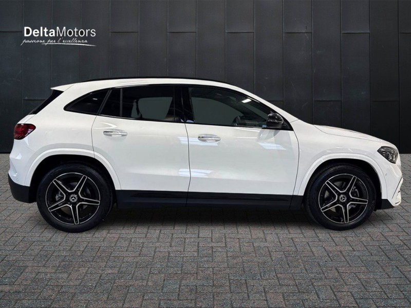 Mercedes-Benz GLA SUV nuova a Macerata (5)