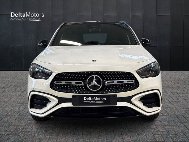 Mercedes-Benz GLA SUV nuova a Macerata (6)