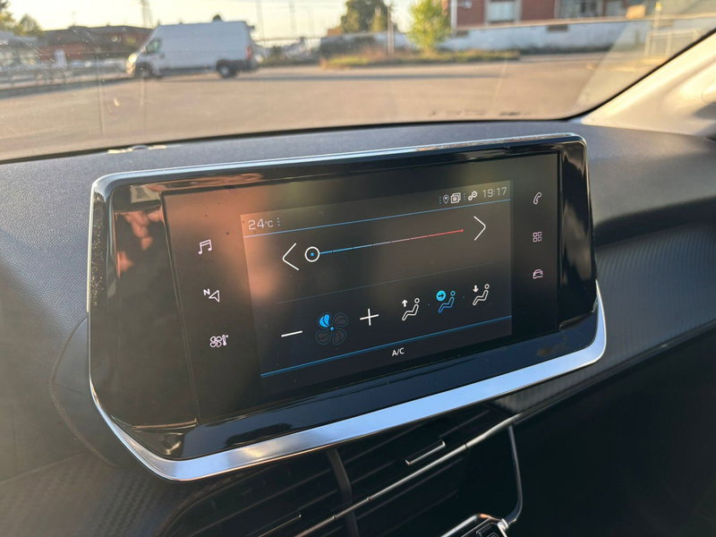 Peugeot 208 usata a Vercelli (14)