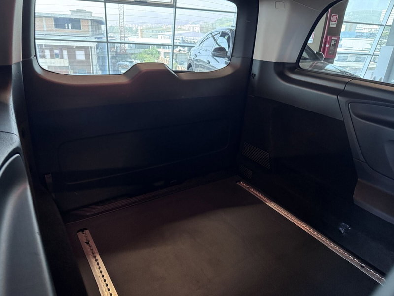 Mercedes-Benz Vito usata a Messina (11)