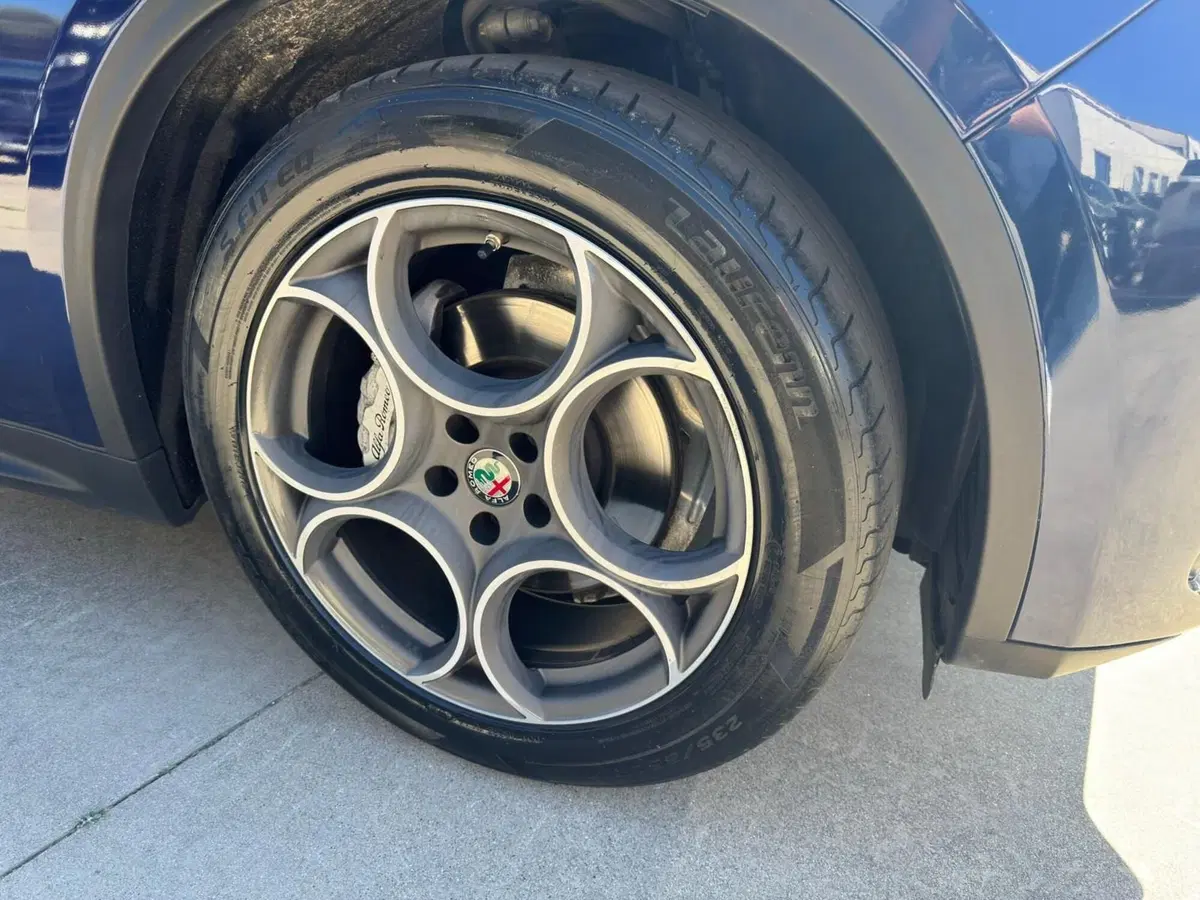 Alfa Romeo Stelvio usata a Messina (5)