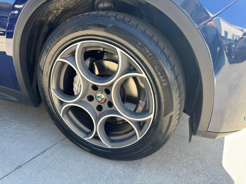 Alfa Romeo Stelvio usata a Messina (5)