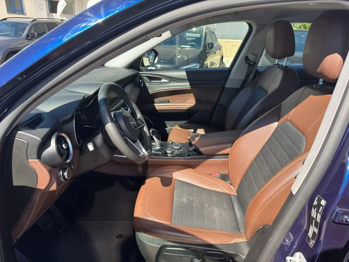 Alfa Romeo Stelvio usata a Messina (6)