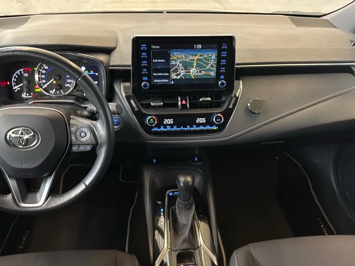 Toyota Corolla Touring Sports usata a Pordenone (12)