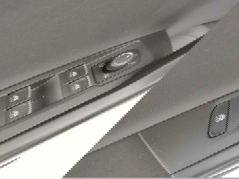 Volkswagen Taigo usata a Napoli (18)