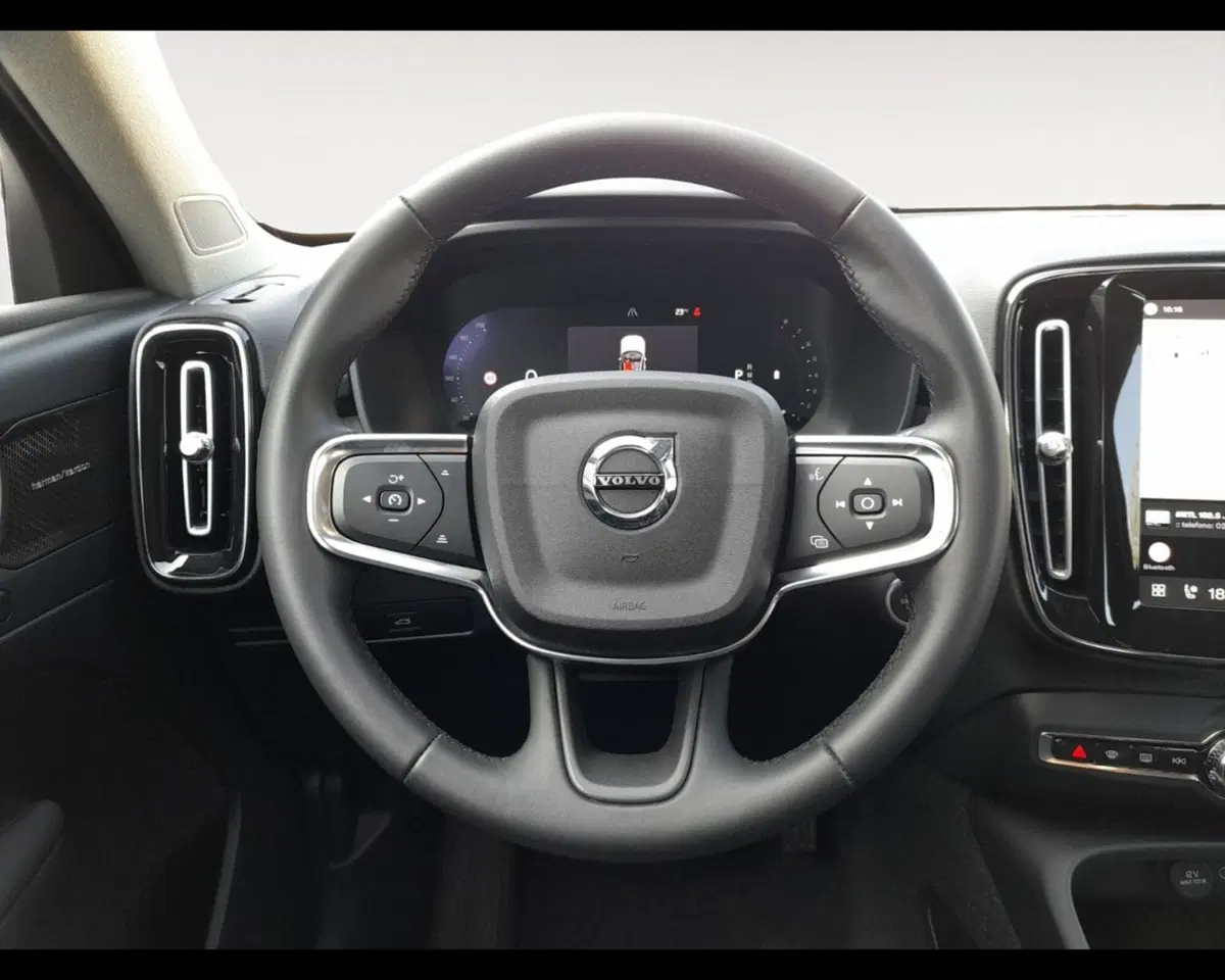 Volvo XC40 usata a Bologna (12)