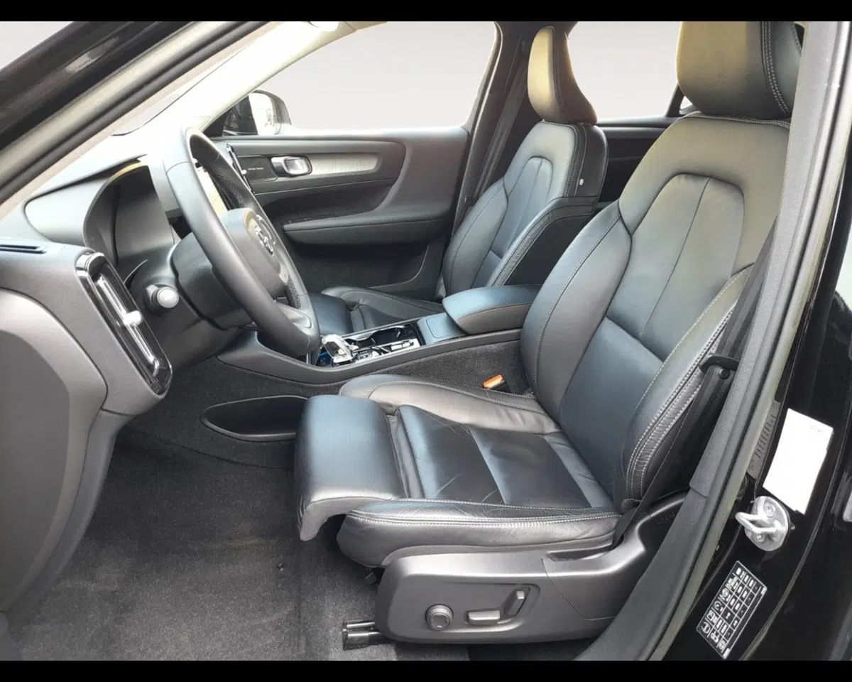 Volvo XC40 usata a Bologna (9)