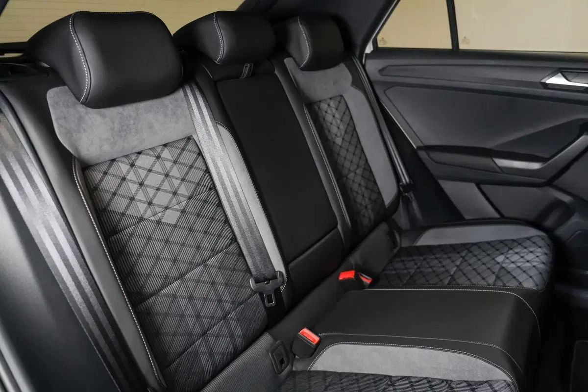 Volkswagen T-Roc usata a Varese (14)