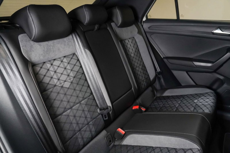 Volkswagen T-Roc usata a Varese (14)