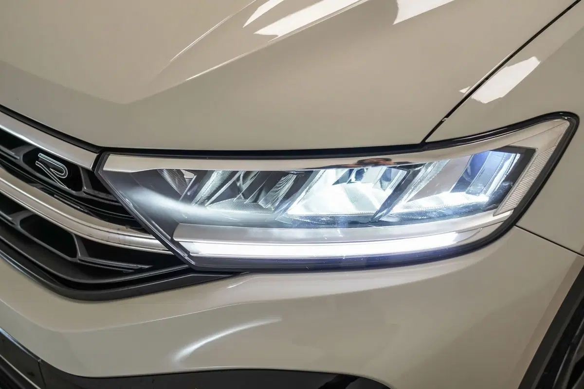 Volkswagen T-Roc usata a Varese (7)