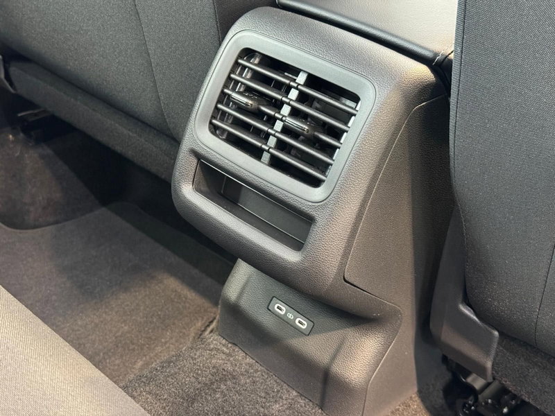 Volkswagen T-Roc nuova a Varese (18)