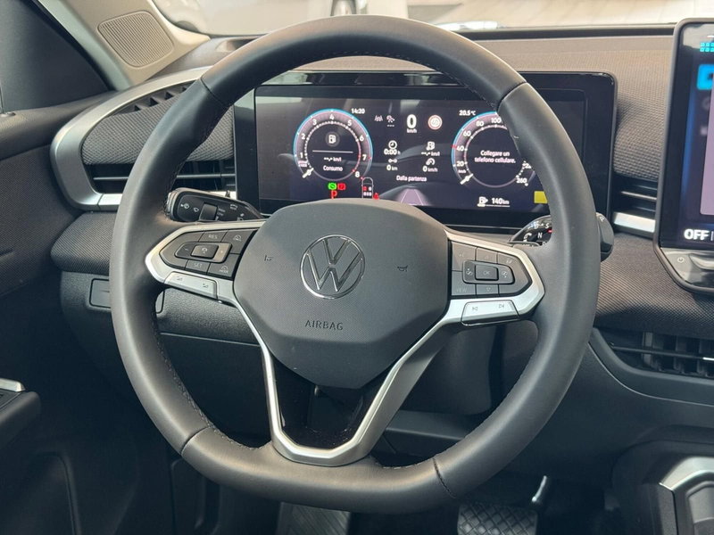 Volkswagen T-Roc nuova a Varese (7)