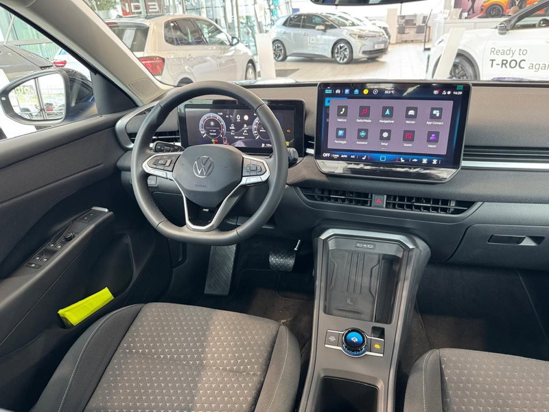 Volkswagen T-Roc nuova a Varese (8)