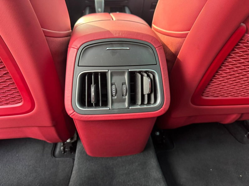 Maserati Levante usata a Salerno (19)