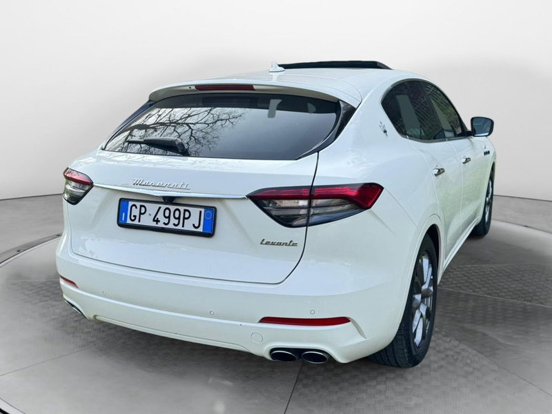 Maserati Levante usata a Salerno (4)
