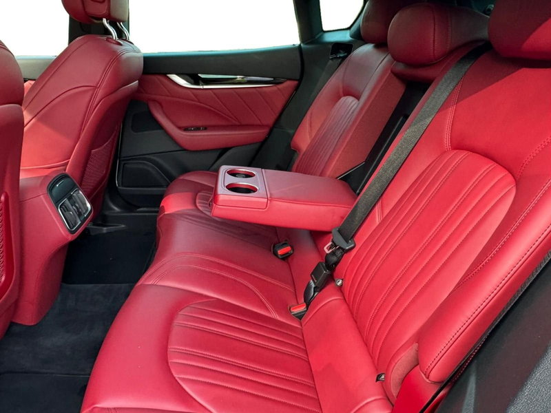 Maserati Levante usata a Salerno (7)