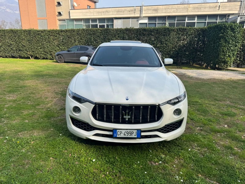 Maserati Levante usata a Salerno (9)