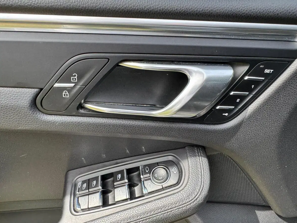 Porsche Macan usata a Salerno (14)