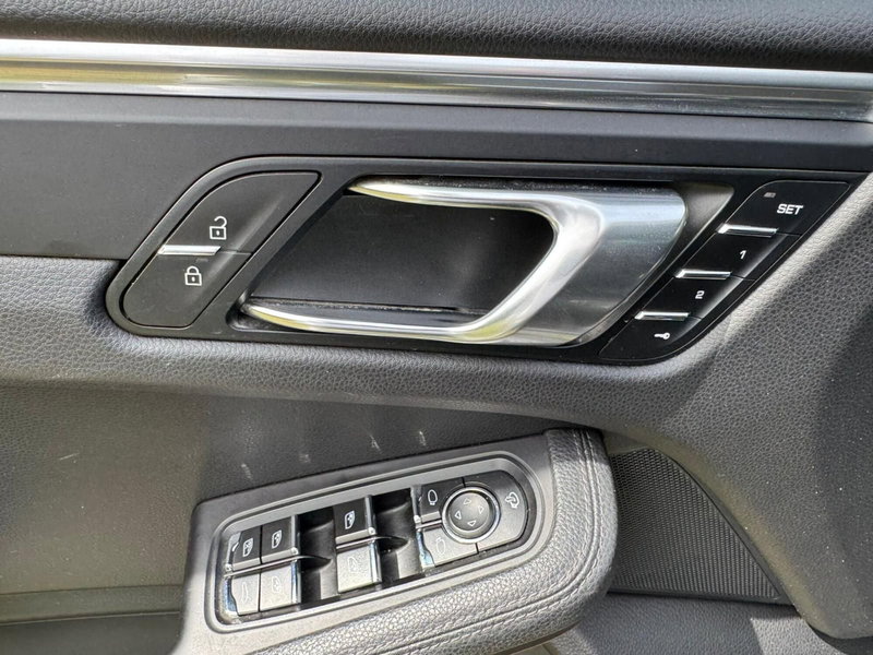 Porsche Macan usata a Salerno (14)