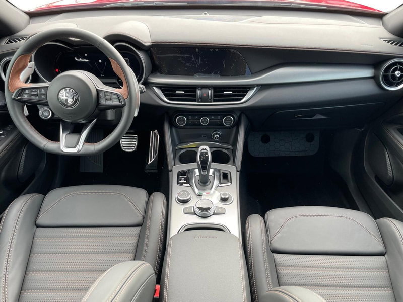 Alfa Romeo Stelvio nuova a Ancona (10)
