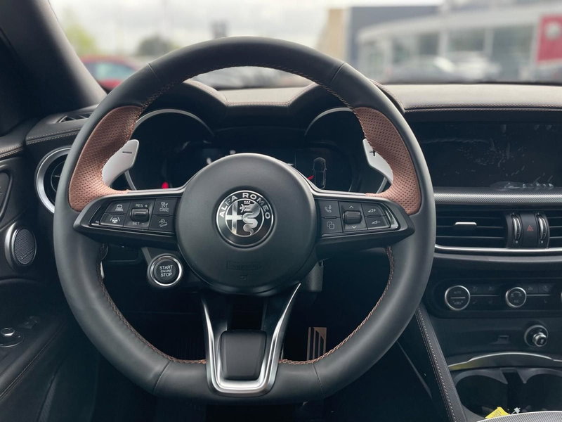 Alfa Romeo Stelvio nuova a Ancona (11)