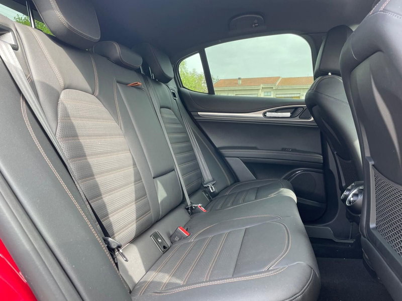 Alfa Romeo Stelvio nuova a Ancona (18)