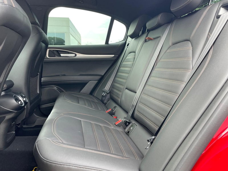 Alfa Romeo Stelvio nuova a Ancona (19)