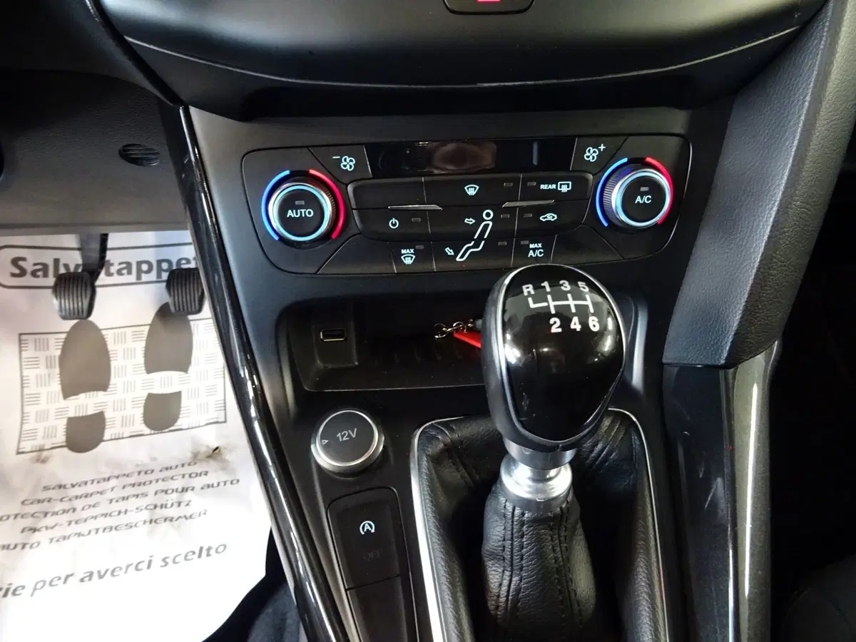 Ford Focus Station Wagon usata a Lucca (8)