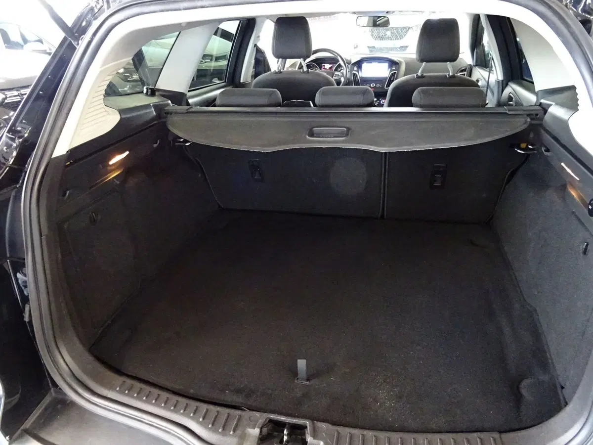 Ford Focus Station Wagon usata a Lucca (11)