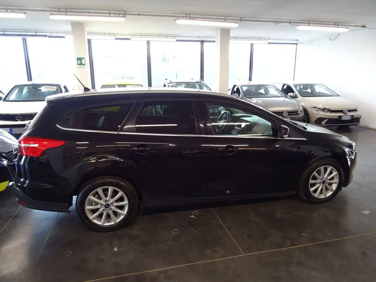 Ford Focus Station Wagon usata a Lucca (3)