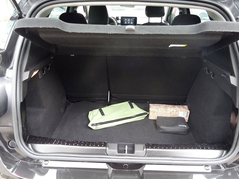 Dacia Sandero usata a Lucca (17)