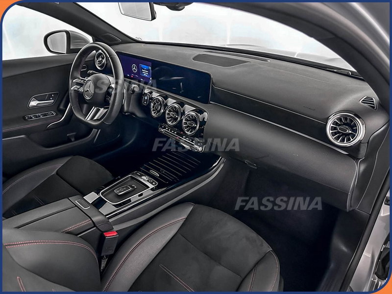 Mercedes-Benz Classe A Sedan usata a Milano (12)