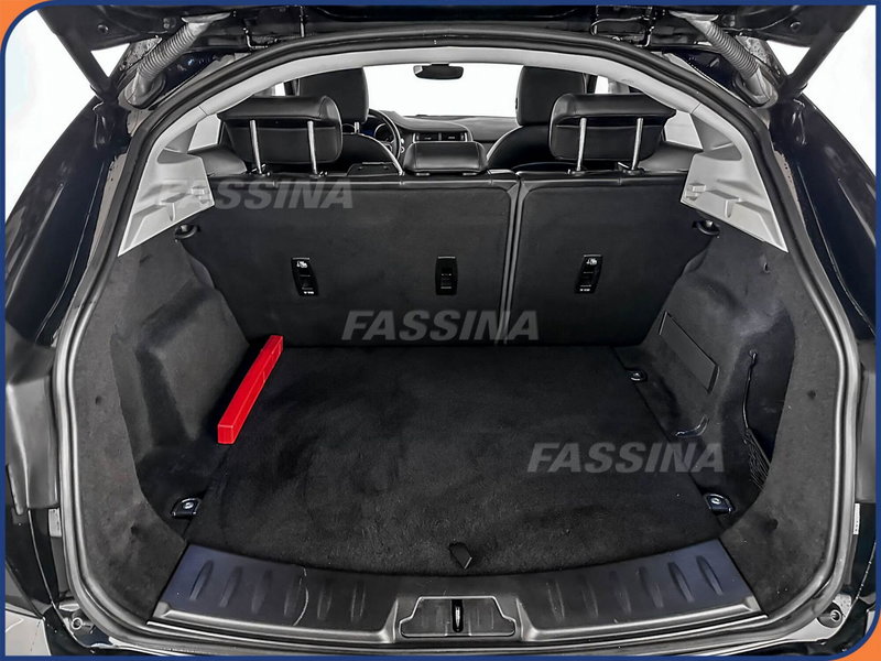 Jaguar E-Pace usata a Milano (11)