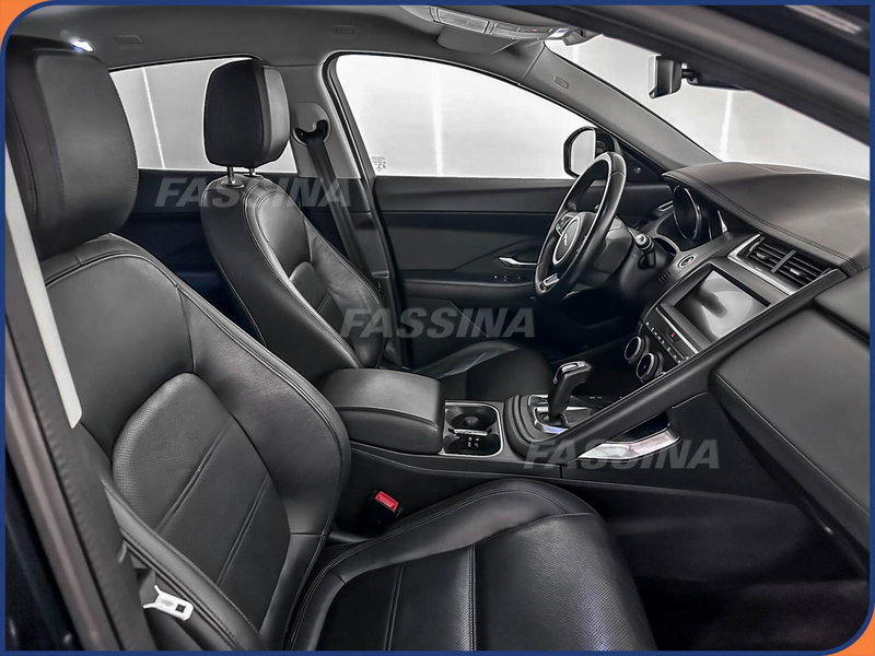 Jaguar E-Pace usata a Milano (13)