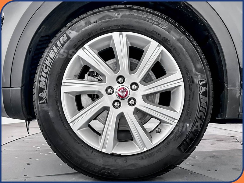 Jaguar E-Pace usata a Milano (7)