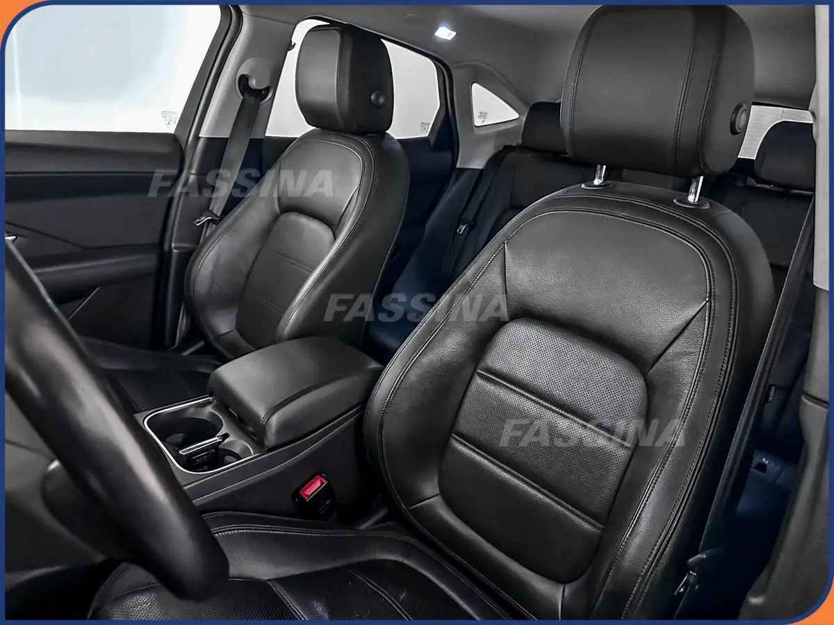 Jaguar E-Pace usata a Milano (8)